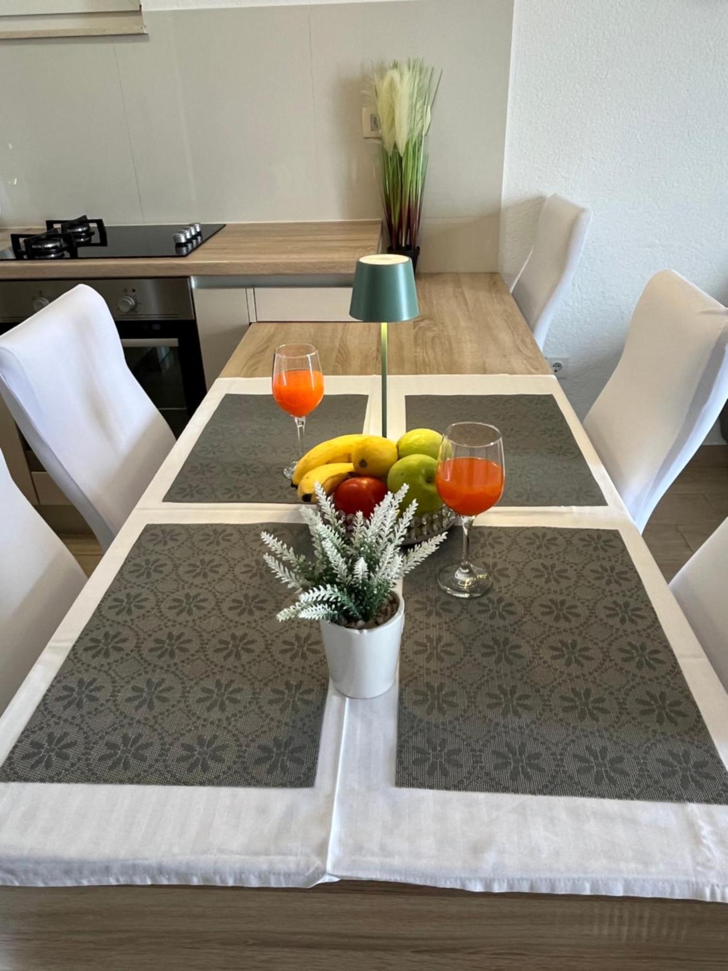 Apartments Irma Baška Voda エクステリア 写真