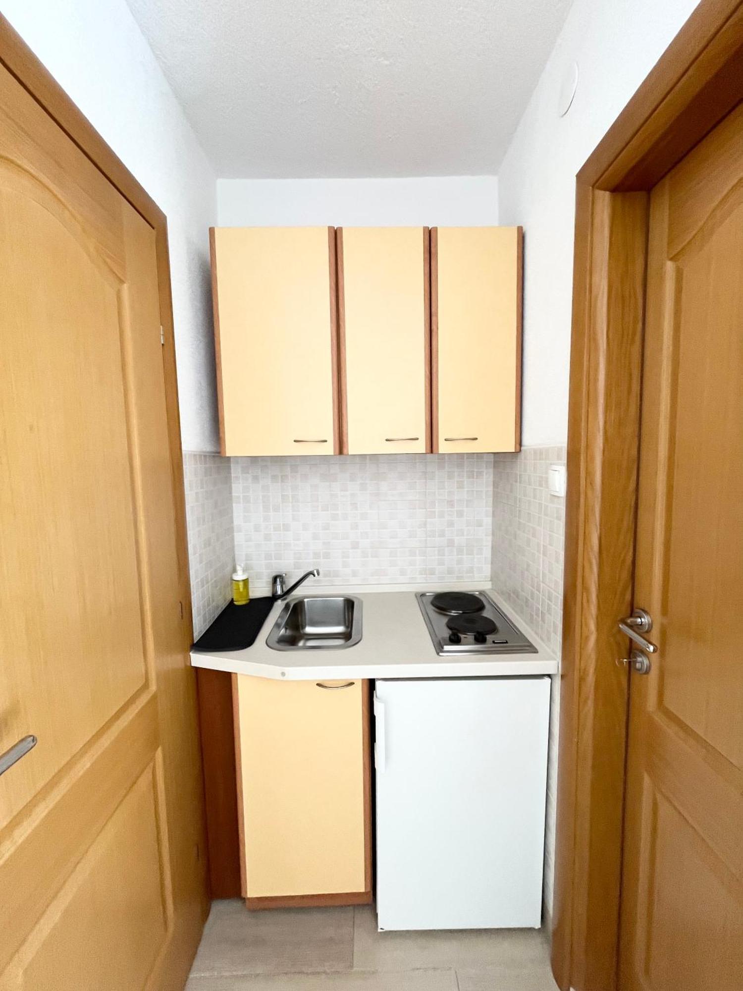 Apartments Irma Baška Voda エクステリア 写真