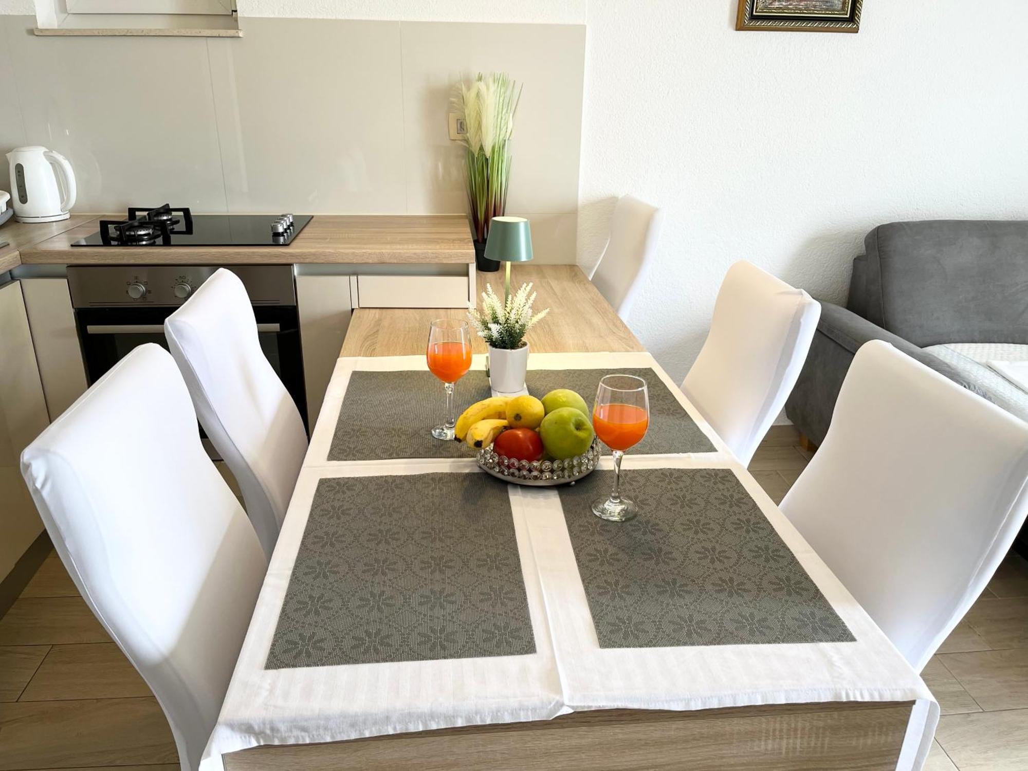 Apartments Irma Baška Voda エクステリア 写真