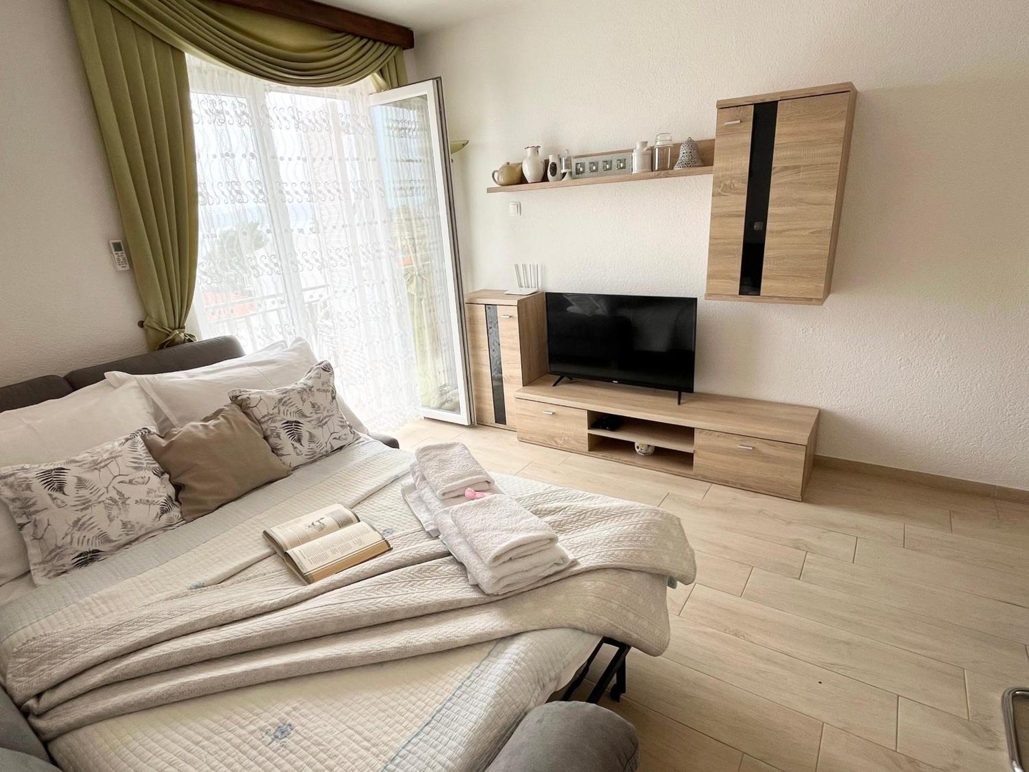 Apartments Irma Baška Voda エクステリア 写真