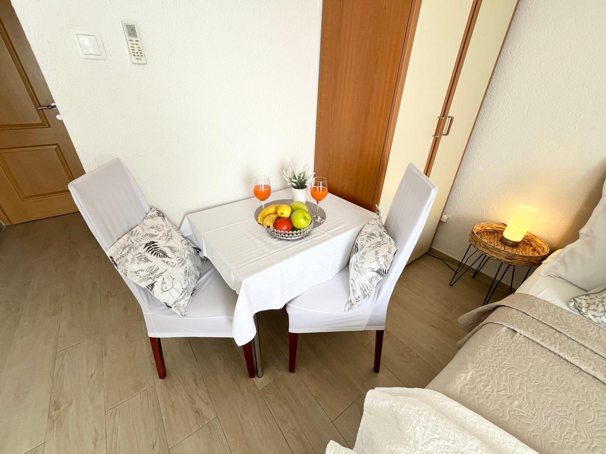 Apartments Irma Baška Voda エクステリア 写真