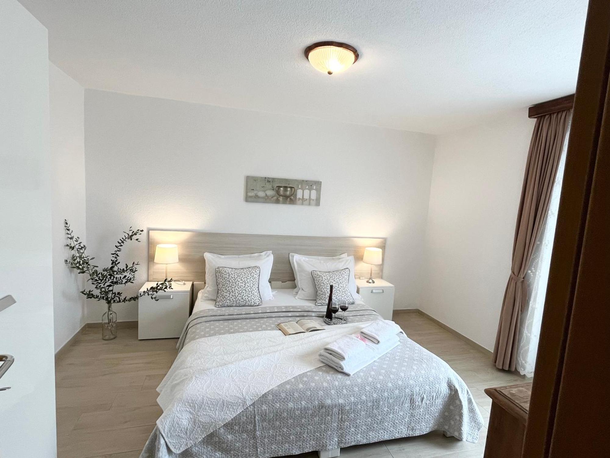 Apartments Irma Baška Voda エクステリア 写真